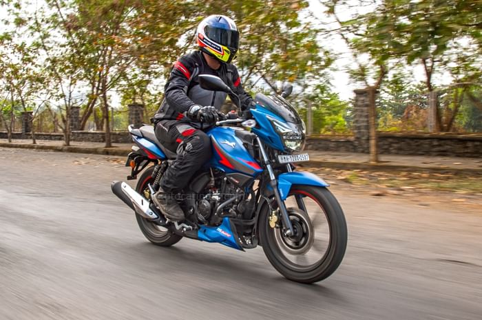 TVS Apache RTR 160 2V review: Still worth considering? TVS Apache RTR 160 2V review: price, mileage, features, performance, engine.